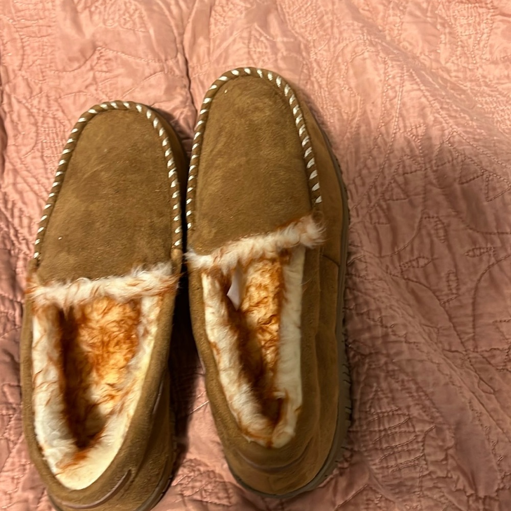 Men’s house shoes size 9
